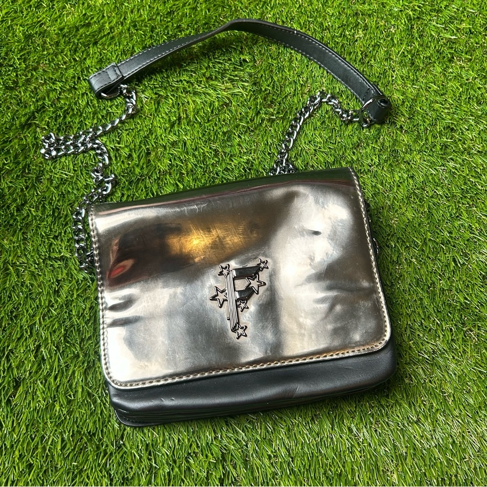 Fiorelli Metallic Silver Black Crossbody Bag Star Logo Chain‎ Strap Handbag